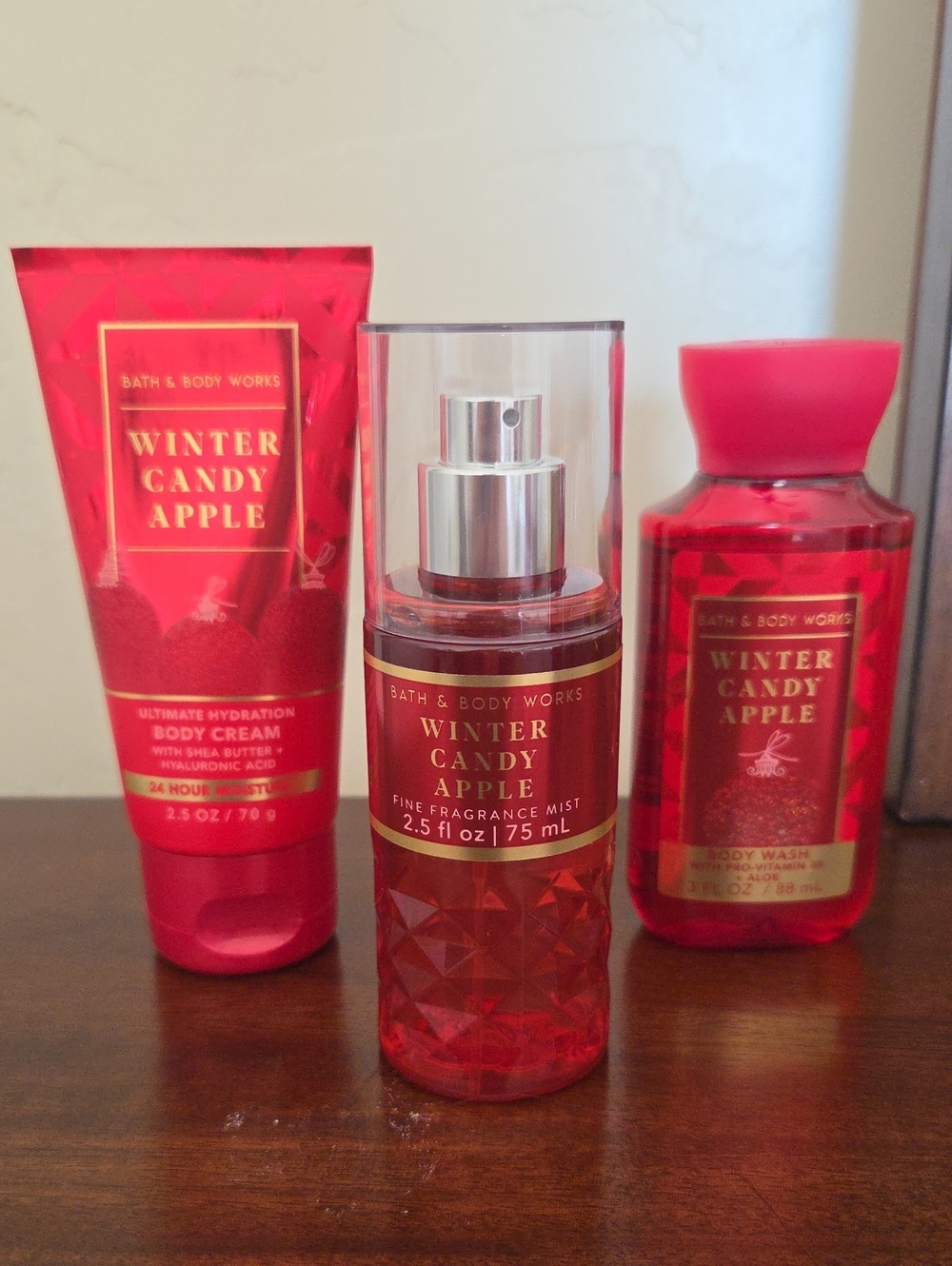 Bath & Body Works Winter Candy Apple Red Bath & Body Set